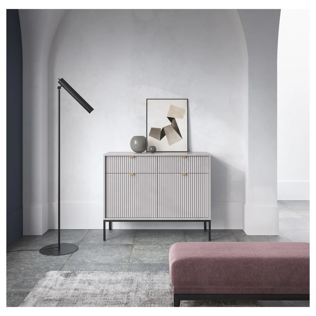 Kommode „NOVA“ auf Metallbeinen