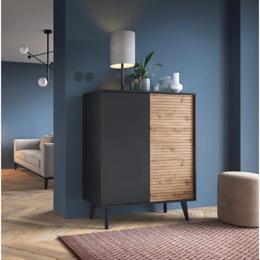 Hohe Kommode „VILLOV“ mit Fronten aus MDF